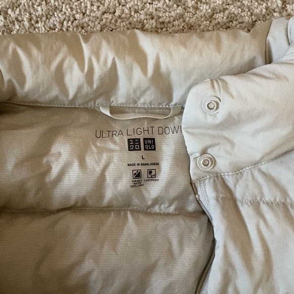 Uniqlo Women's Light Beige Puffer Vest - Picture 3 of 3